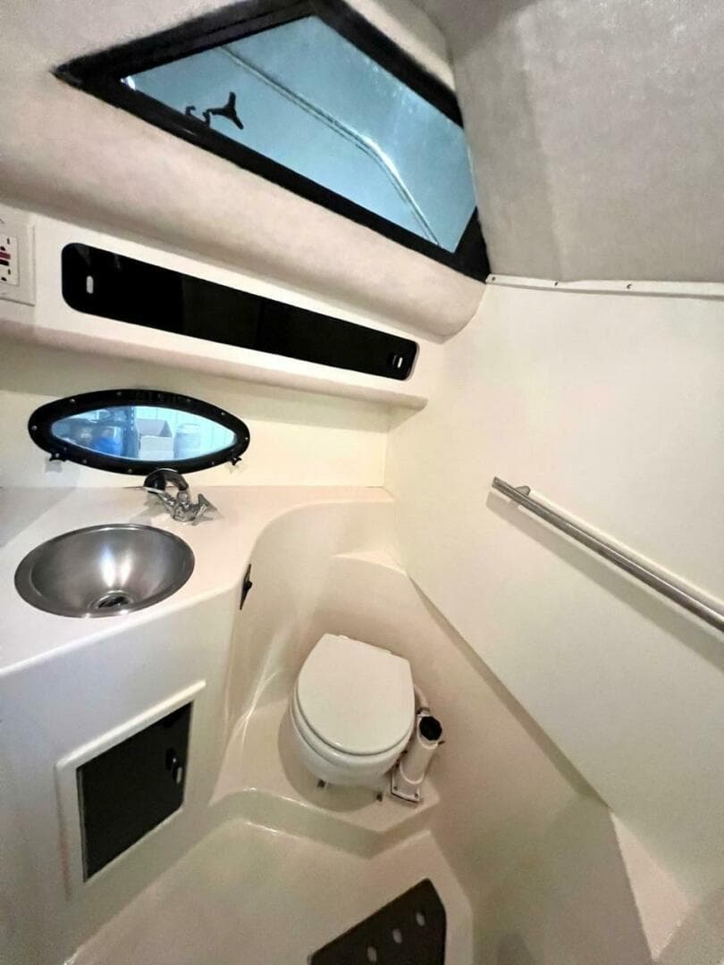 1988 Tiara Sport 310 Sport Cruiser — photo 6