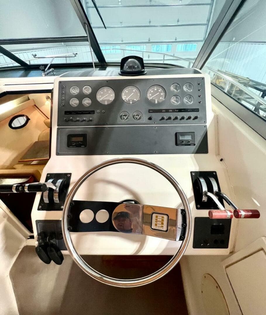 1988 Tiara Sport 310 Sport Cruiser — photo 34