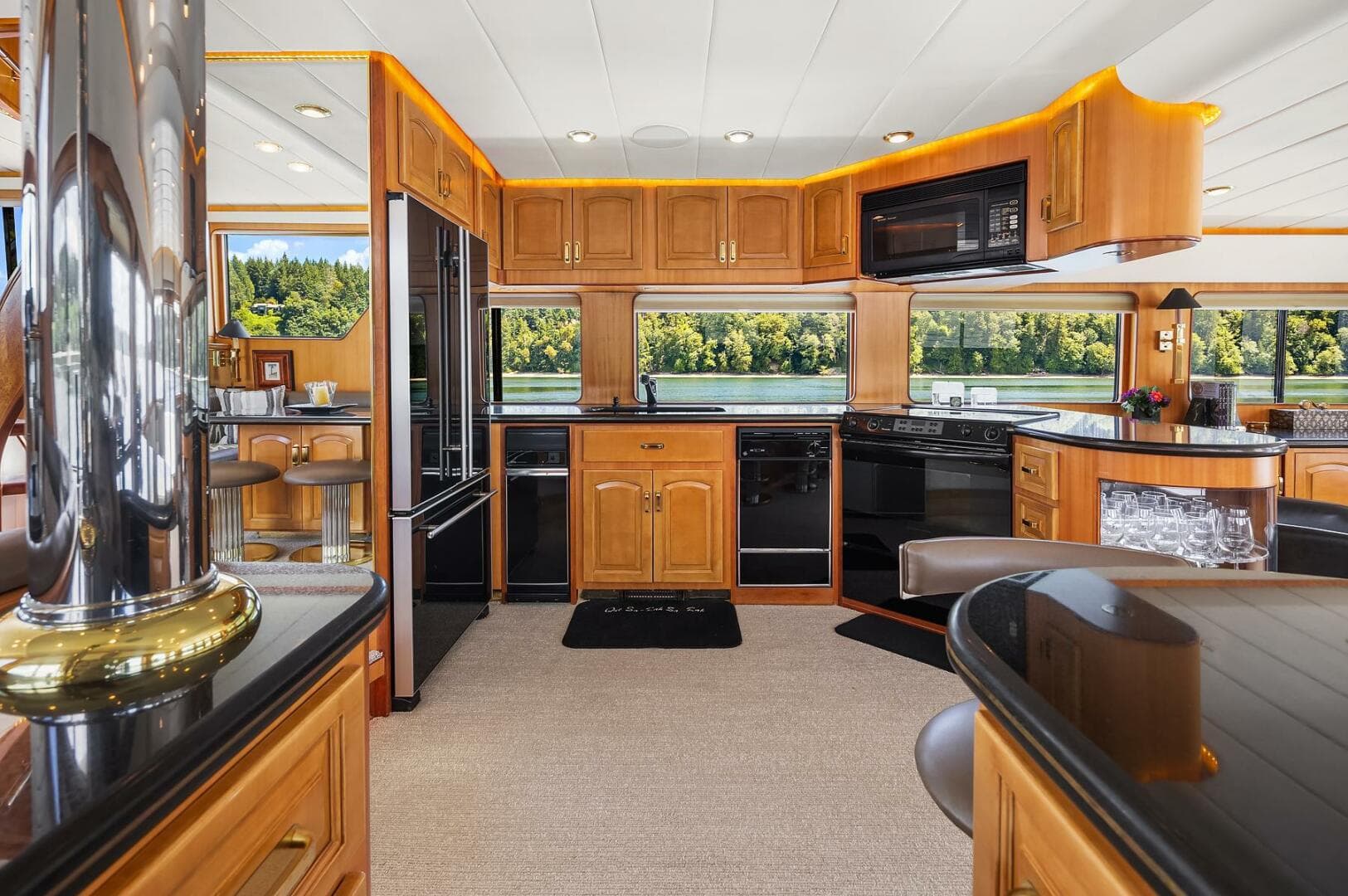 1999 Symbol Pilothouse — photo 15