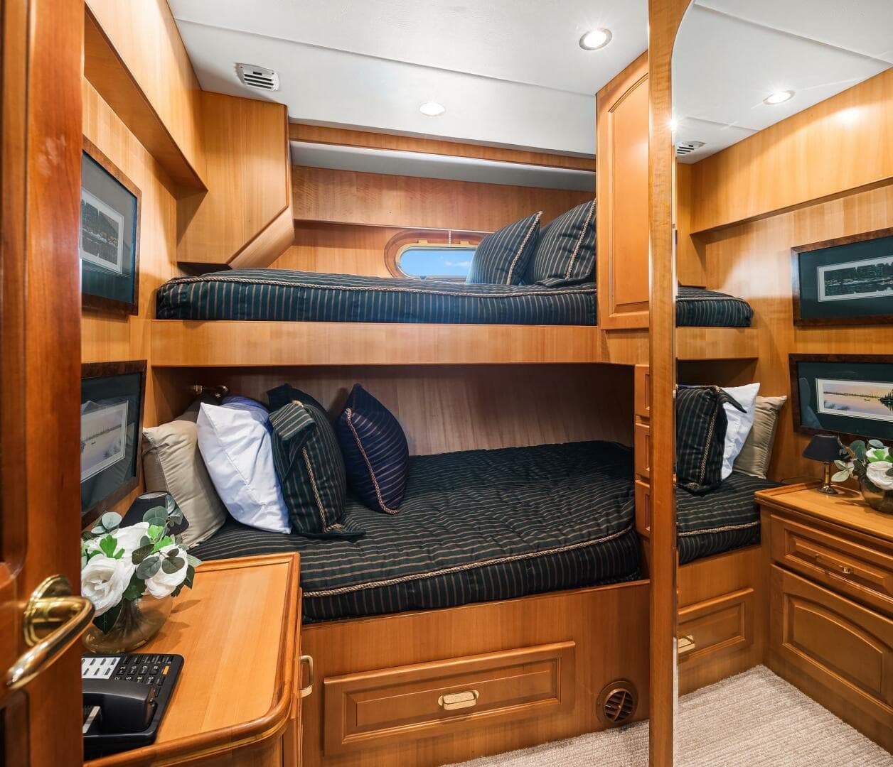 1999 Symbol Pilothouse — photo 42