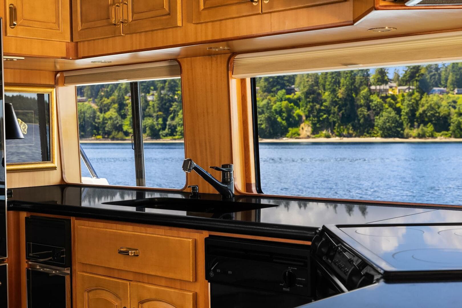 1999 Symbol Pilothouse — photo 18