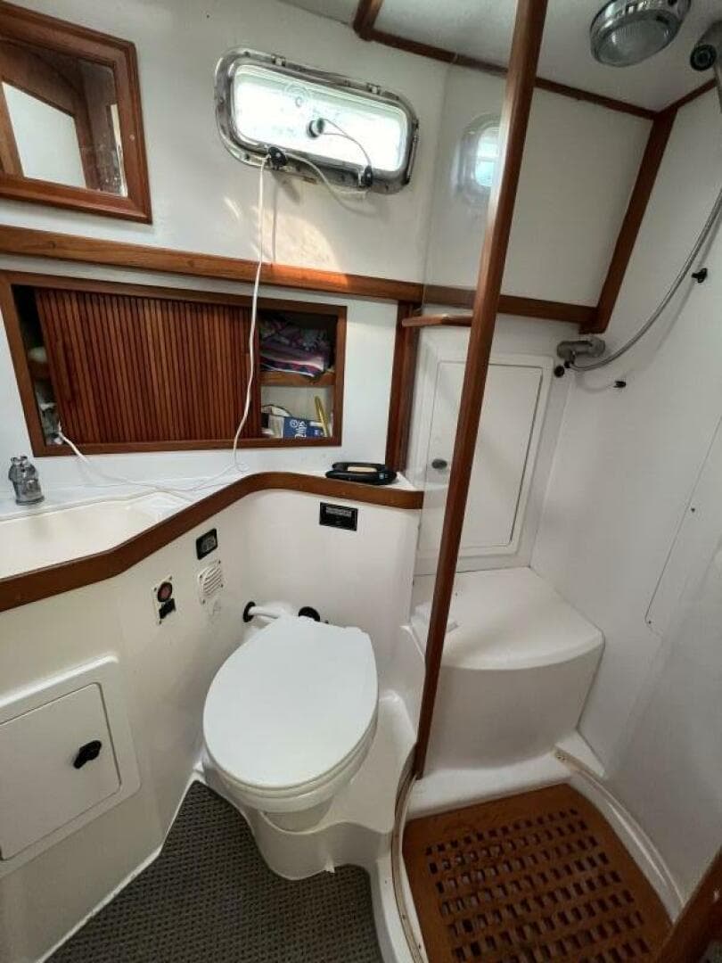 2002 Sabre Line 36 Sedan — photo 9