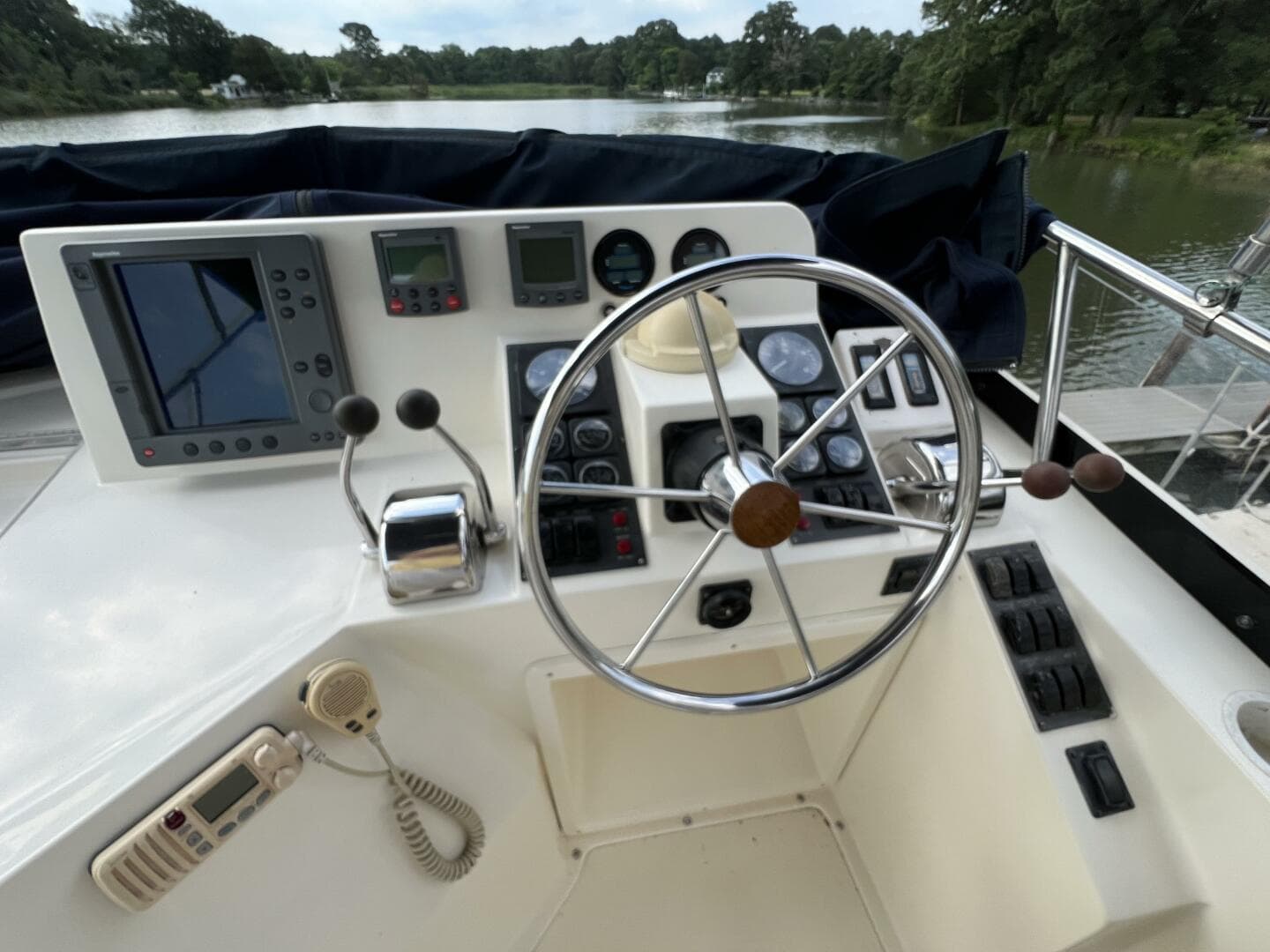 2002 Sabre Line 36 Sedan — photo 6