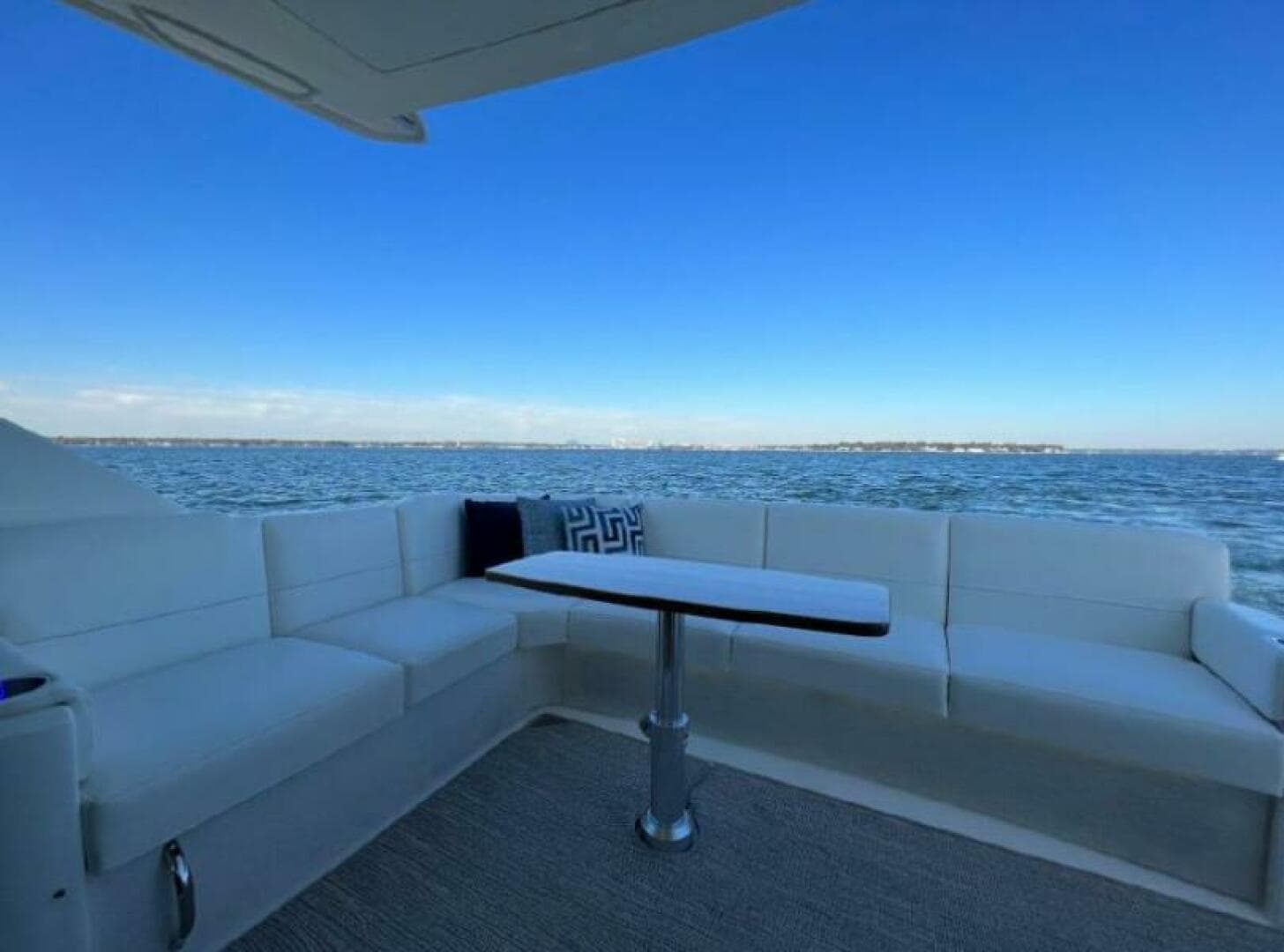 2021 Tiara Yachts 49 Coupe — photo 7