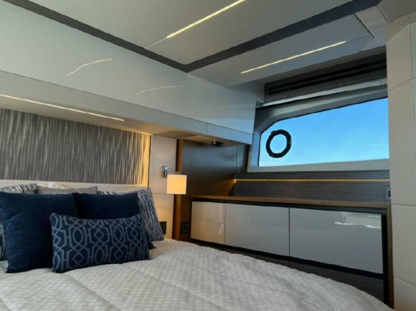 2021 Tiara Yachts 49 Coupe — photo 36