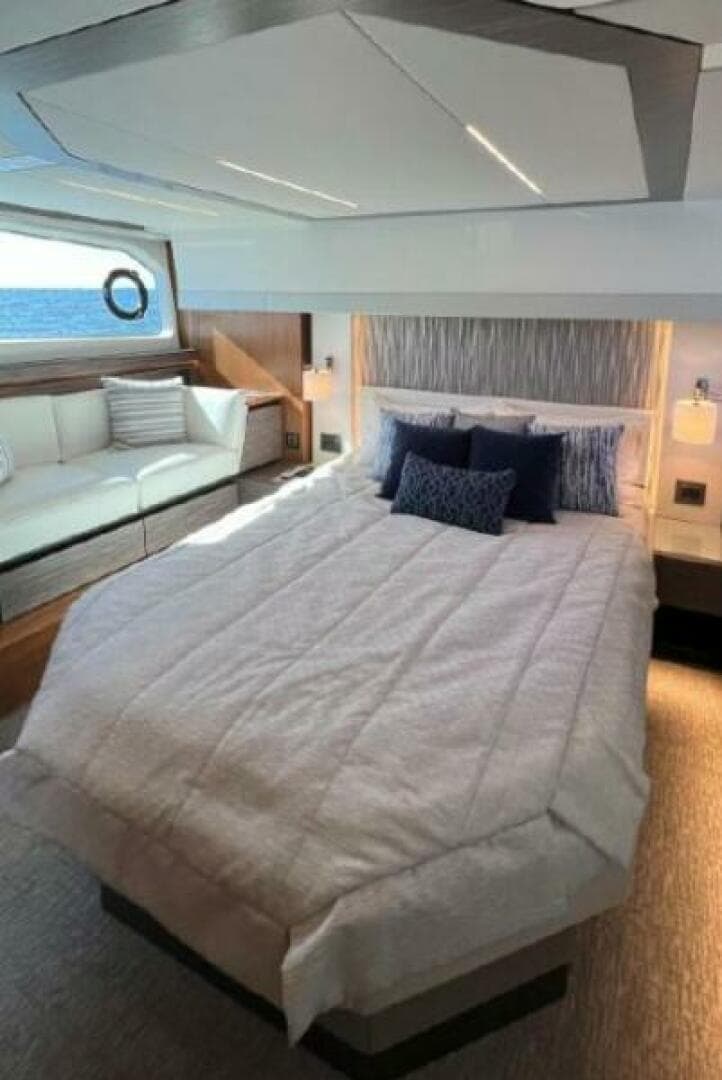 2021 Tiara Yachts 49 Coupe — photo 33