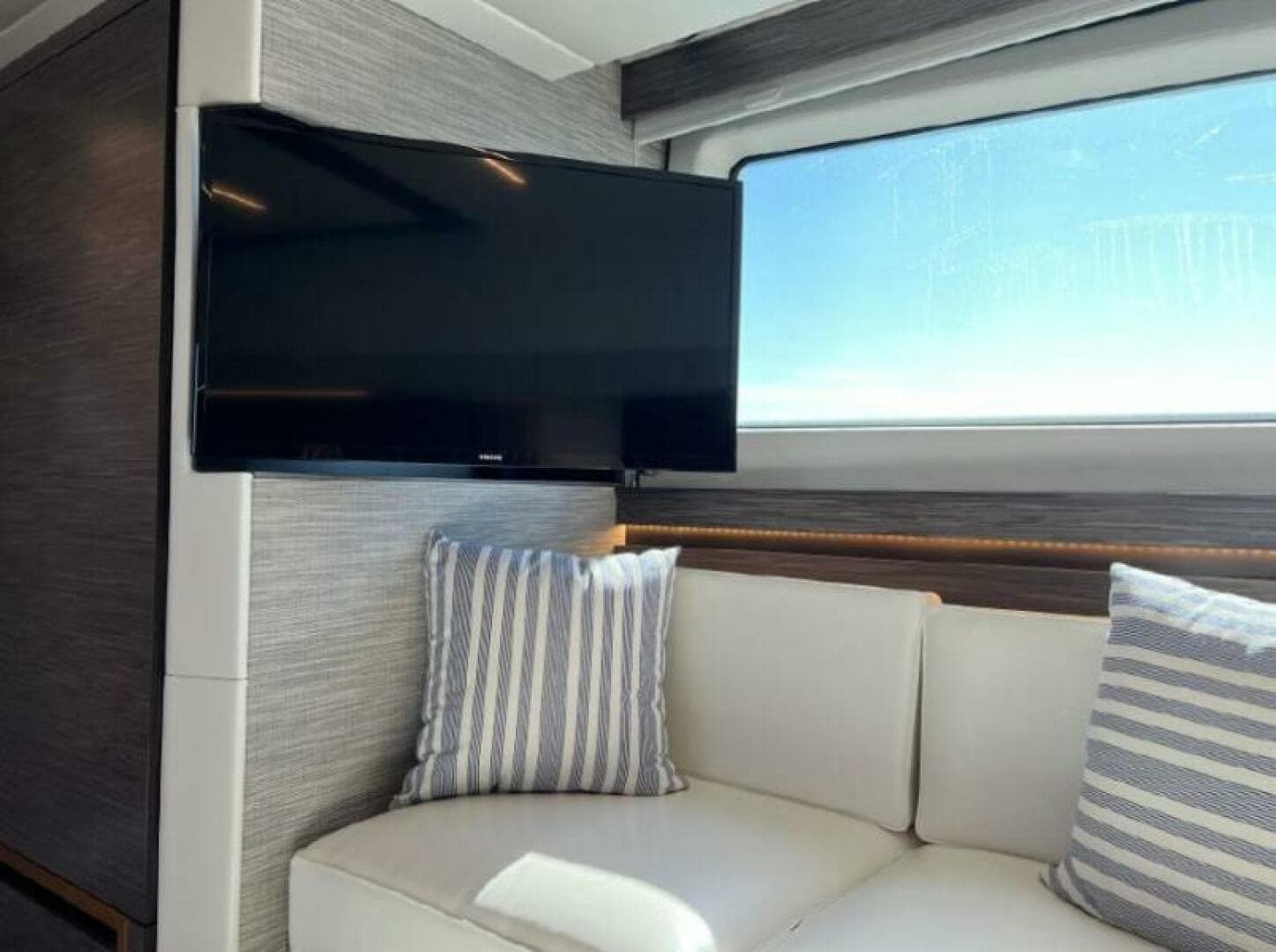 2021 Tiara Yachts 49 Coupe — photo 35