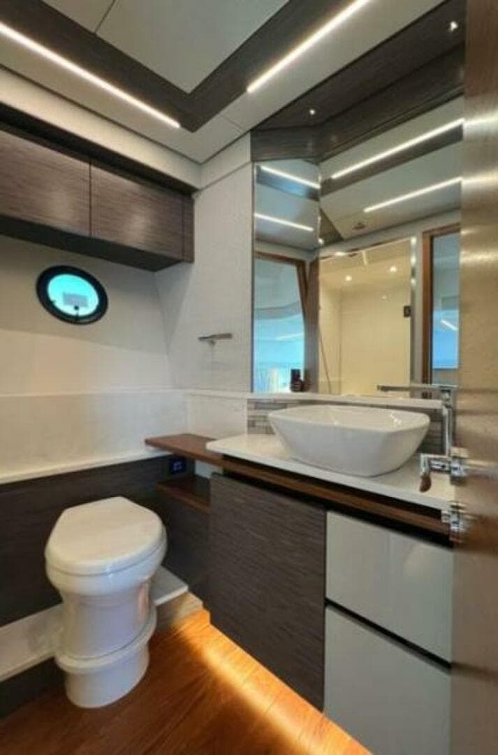 2021 Tiara Yachts 49 Coupe — photo 30