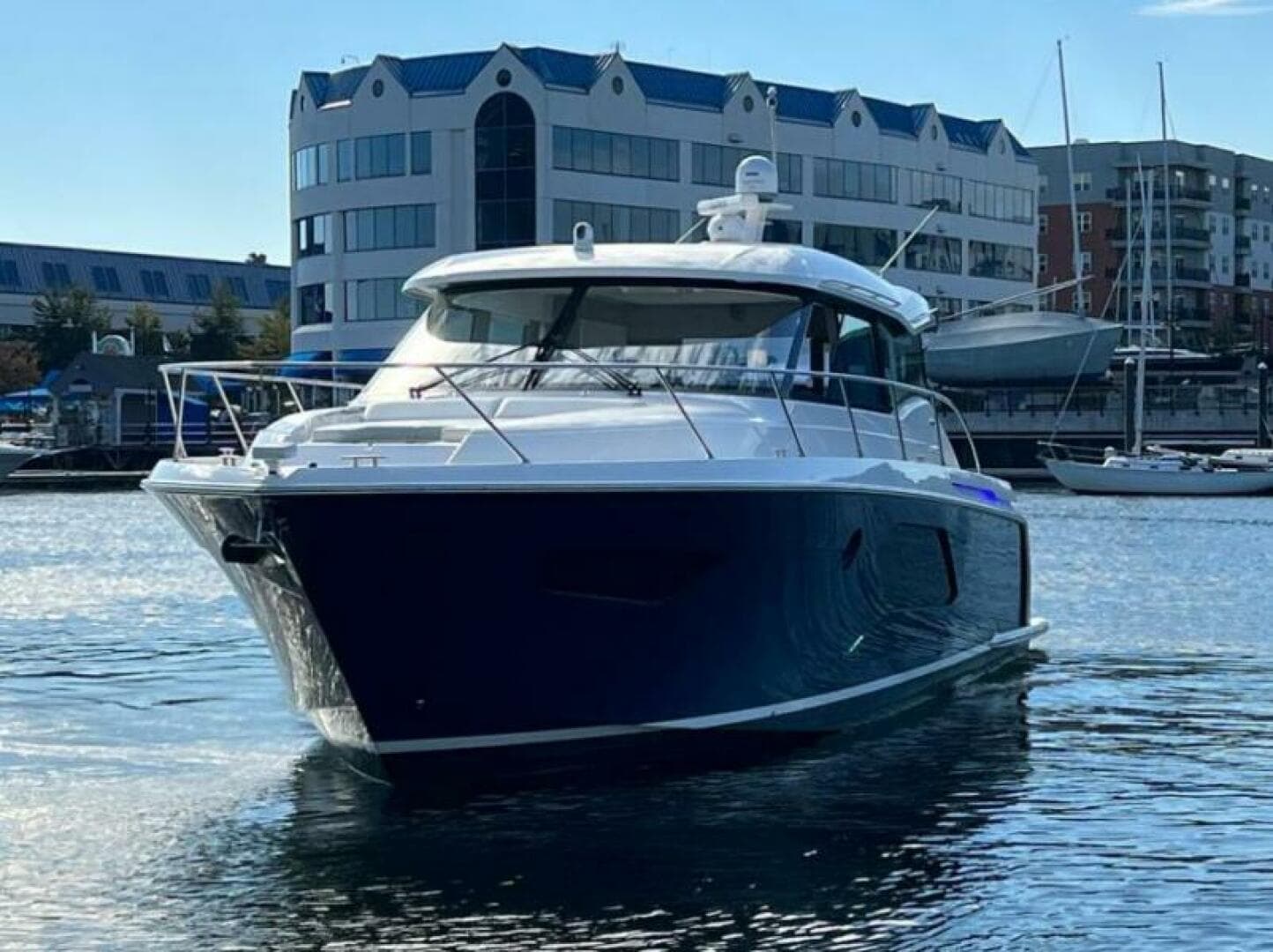 2021 Tiara Yachts 49 Coupe — photo 2