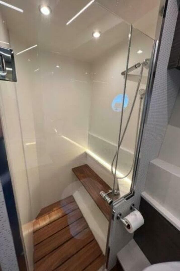 2021 Tiara Yachts 49 Coupe — photo 31