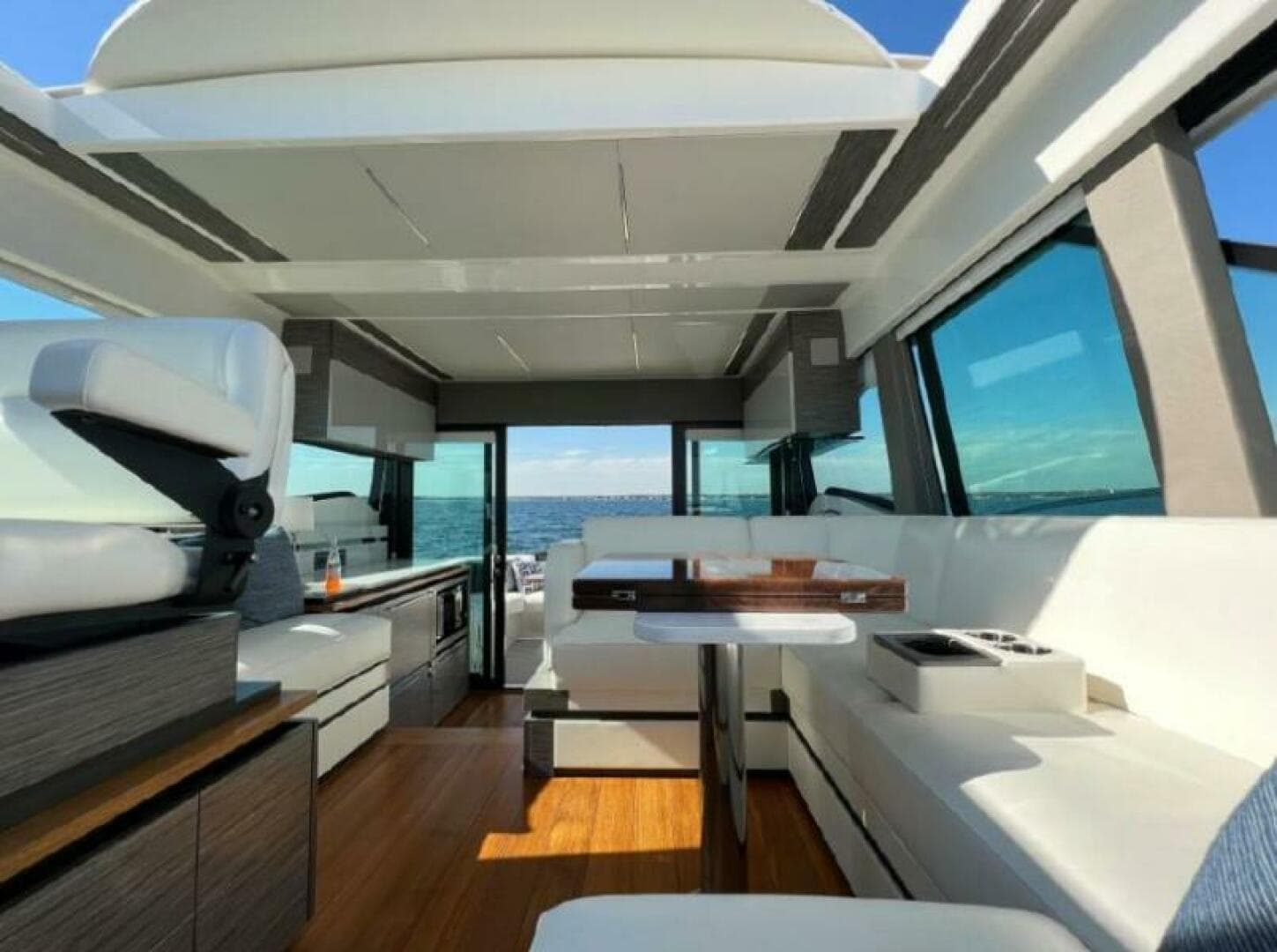 2021 Tiara Yachts 49 Coupe — photo 10