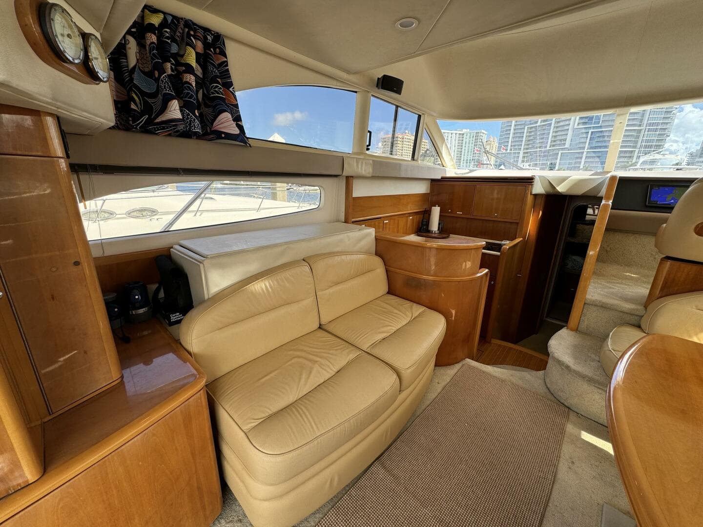 2001 Viking Princess 45 Flybridge — photo 33