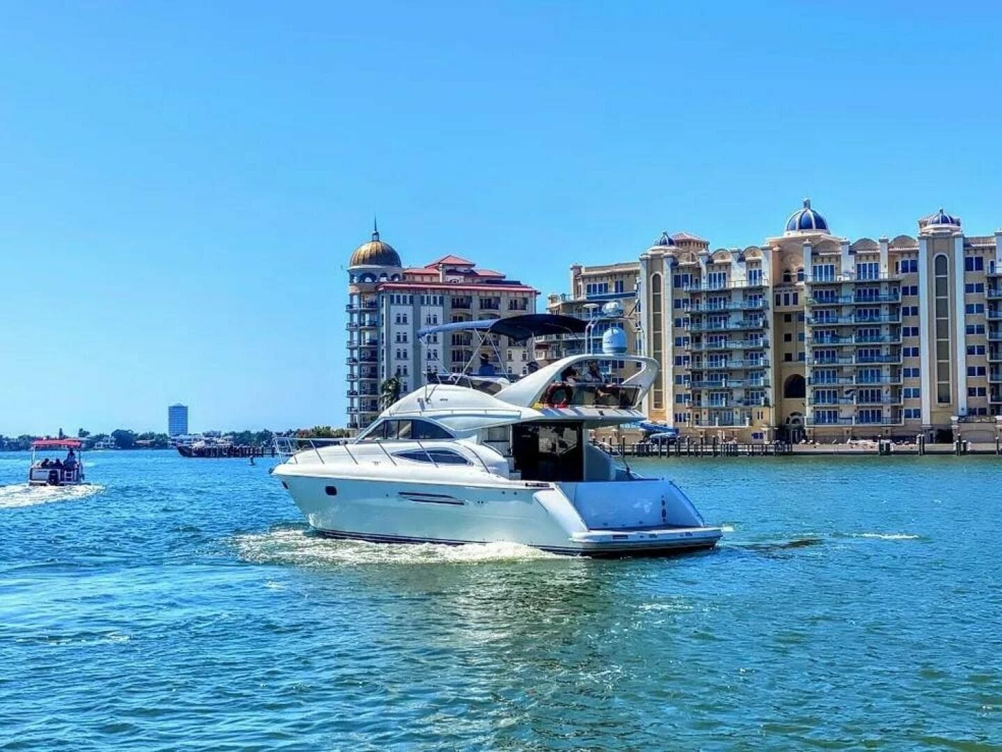 2001 Viking Princess 45 Flybridge — photo 3