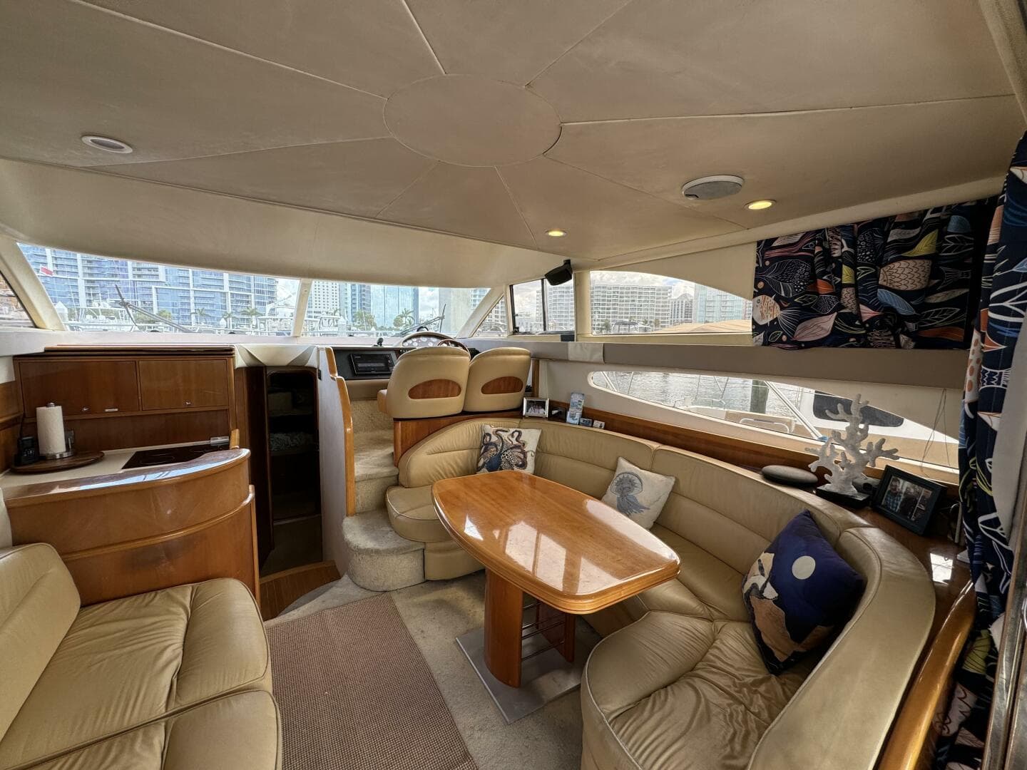 2001 Viking Princess 45 Flybridge — photo 28