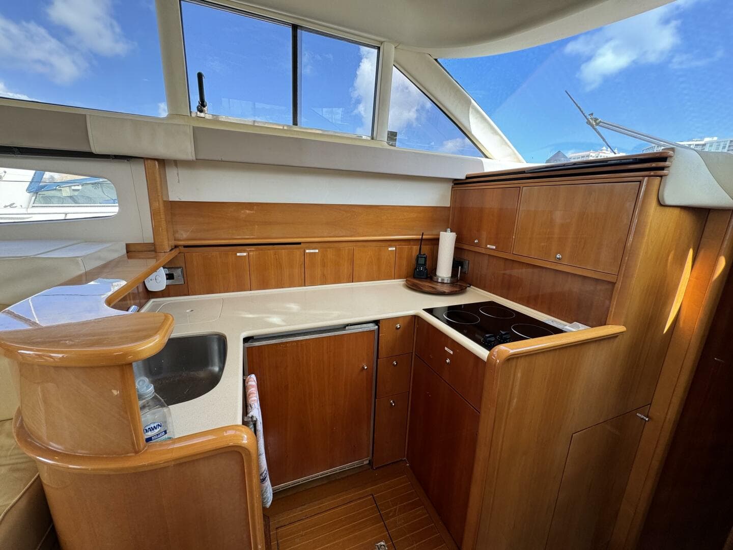 2001 Viking Princess 45 Flybridge — photo 36