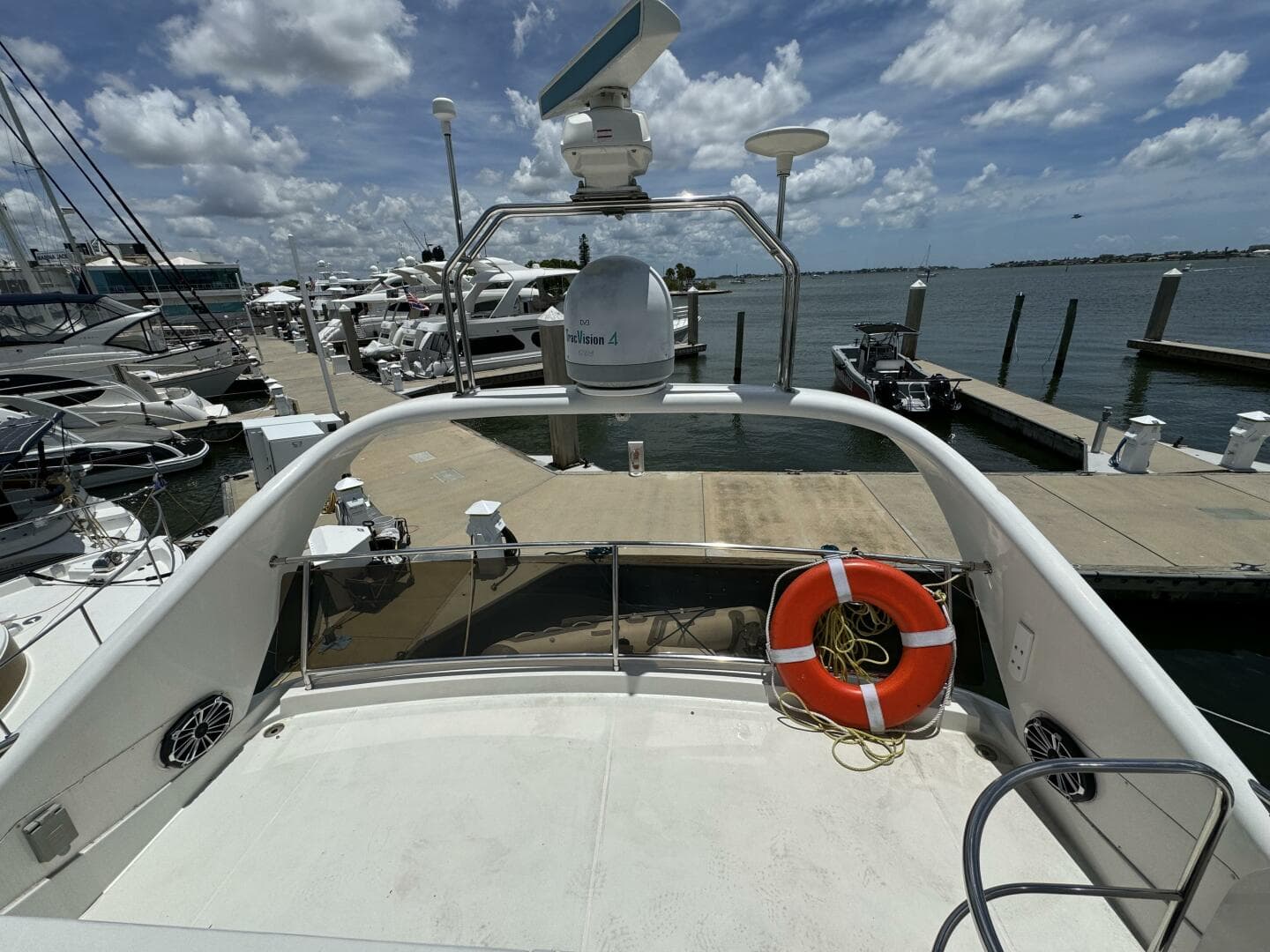 2001 Viking Princess 45 Flybridge — photo 22