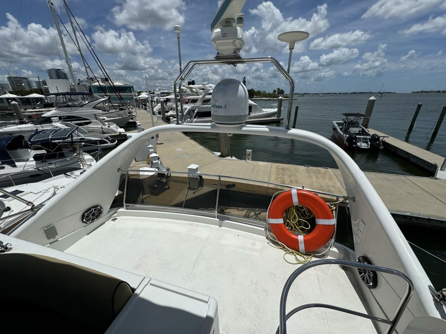 2001 Viking Princess 45 Flybridge — photo 21