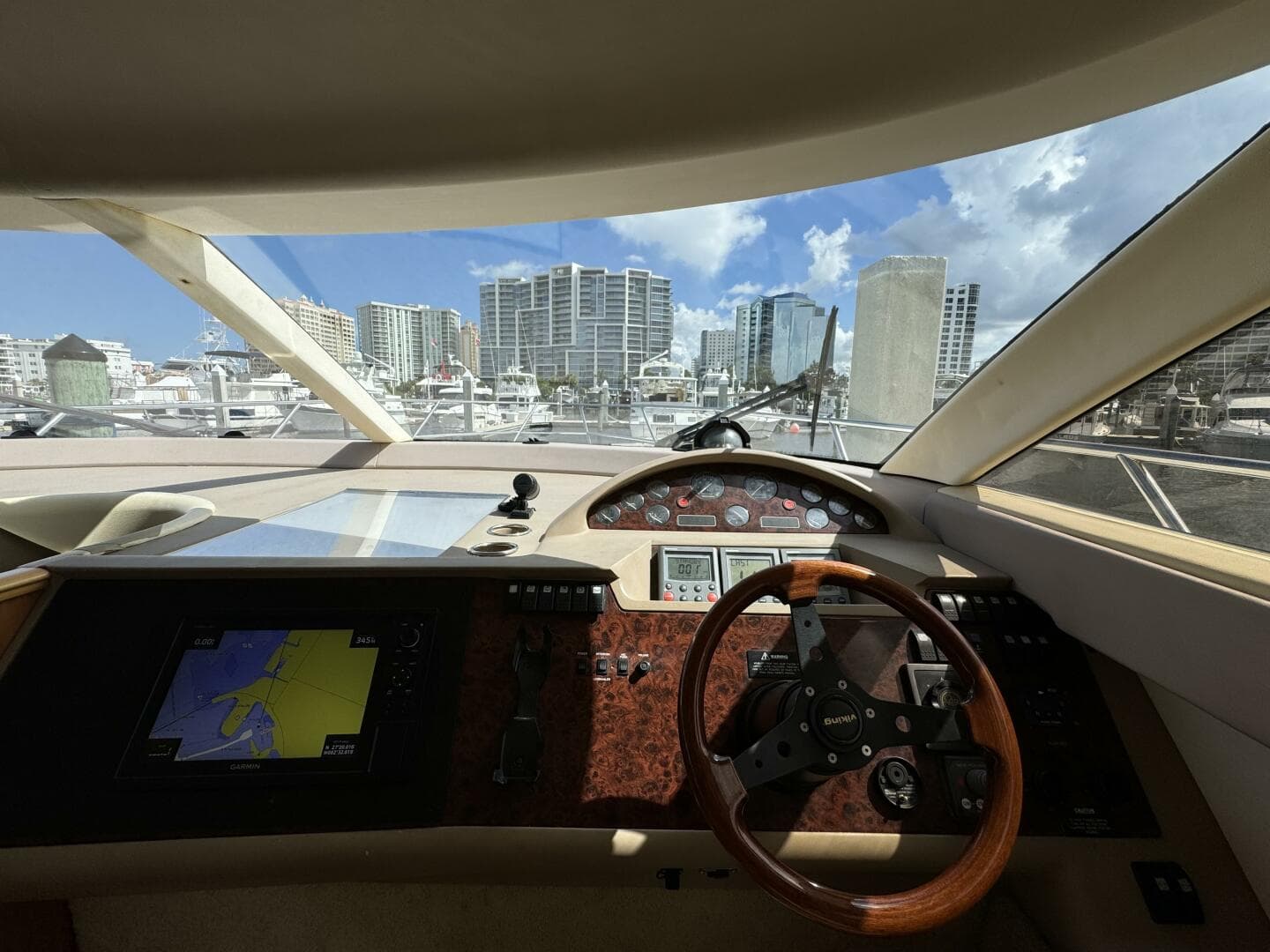 2001 Viking Princess 45 Flybridge — photo 40