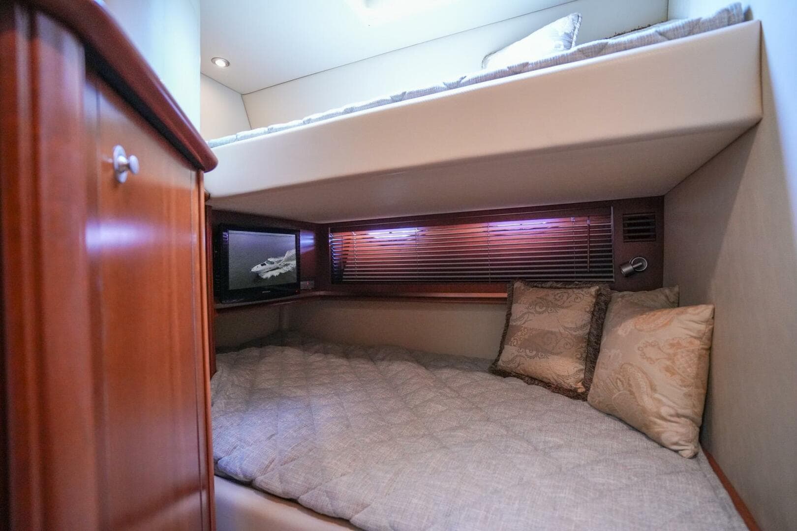 2006 Sea Ray 52 Sundancer — photo 40