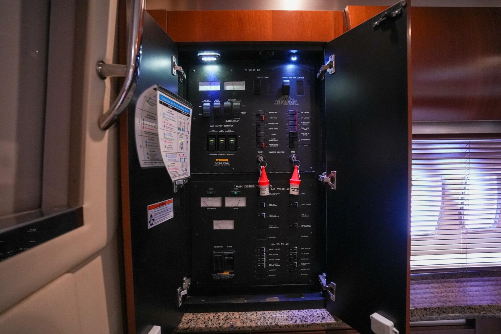 2006 Sea Ray 52 Sundancer — photo 39