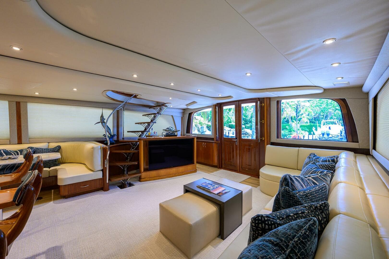 2004 Sea Force Ix Enclosed Bridge — photo 3