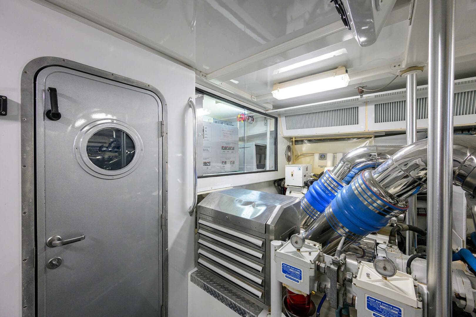 2004 Sea Force Ix Enclosed Bridge — photo 63