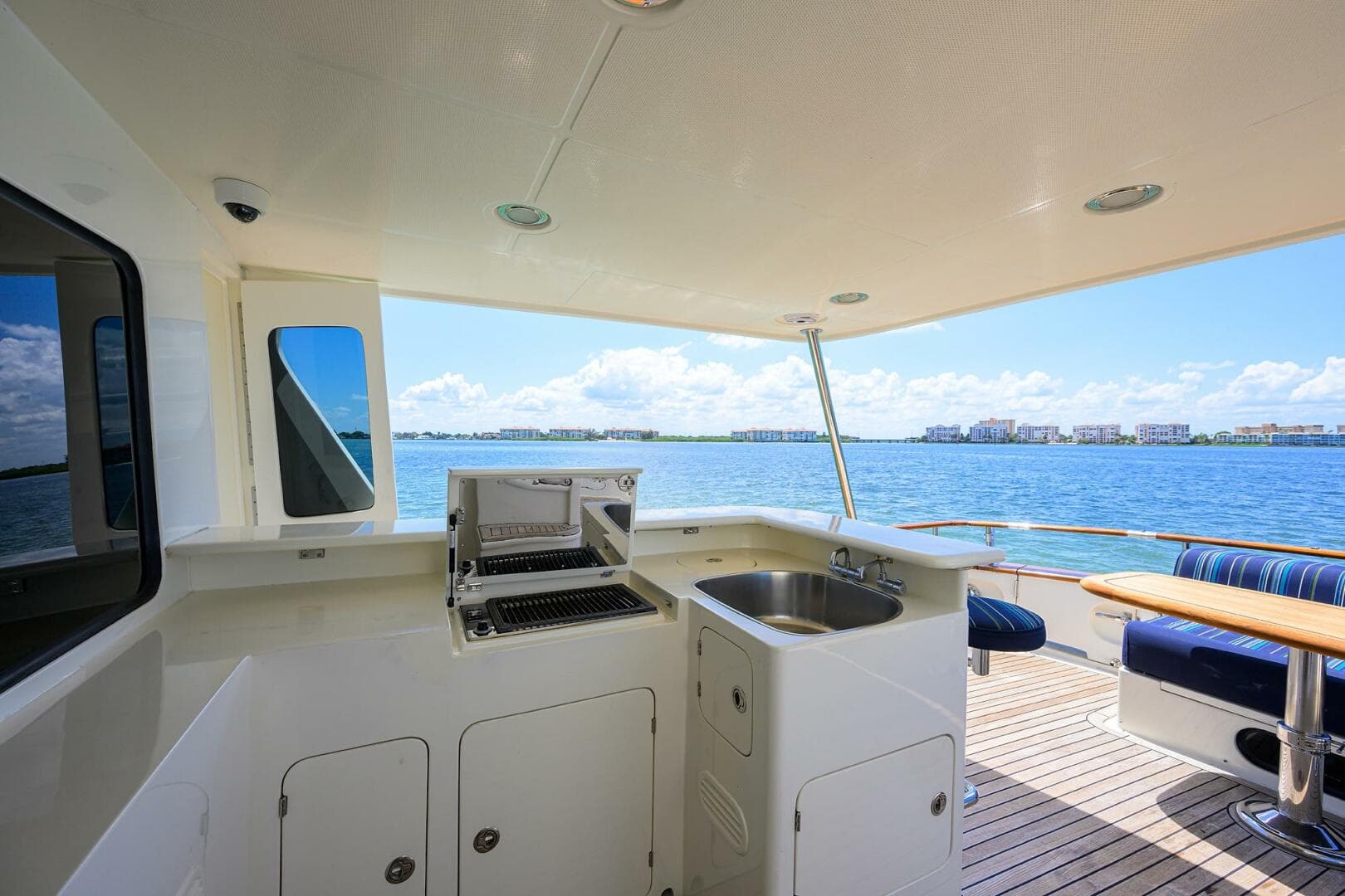 2011 Marlow Explorer — photo 45