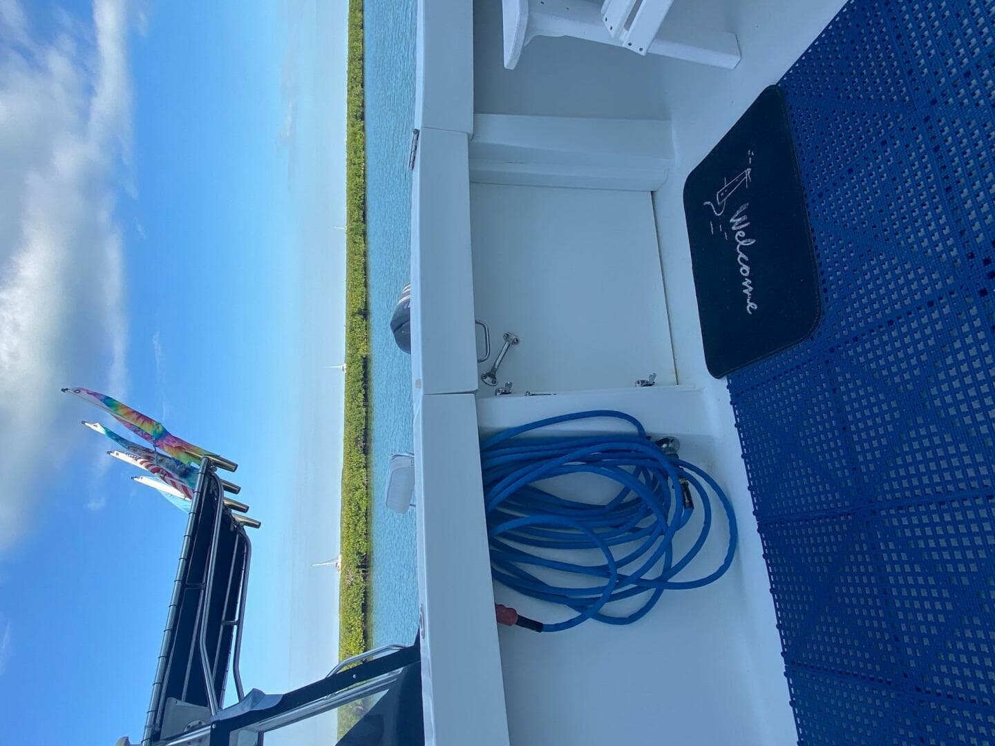 1994 Hatteras 70 Cockpit — photo 7