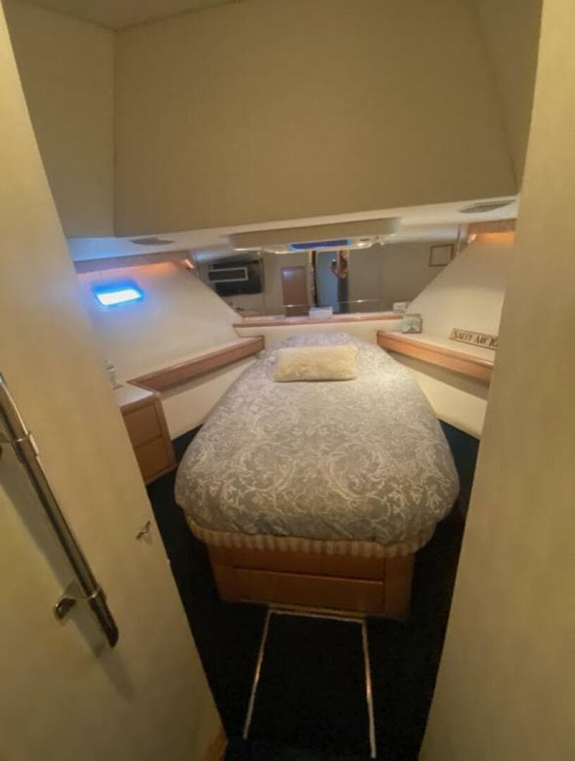 1994 Hatteras 70 Cockpit — photo 53