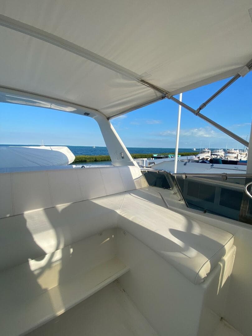 1994 Hatteras 70 Cockpit — photo 16
