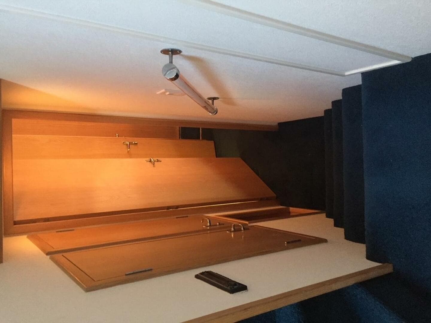 1994 Hatteras 70 Cockpit — photo 41