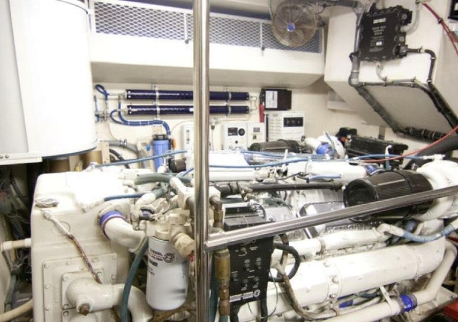 1994 Hatteras 70 Cockpit — photo 70