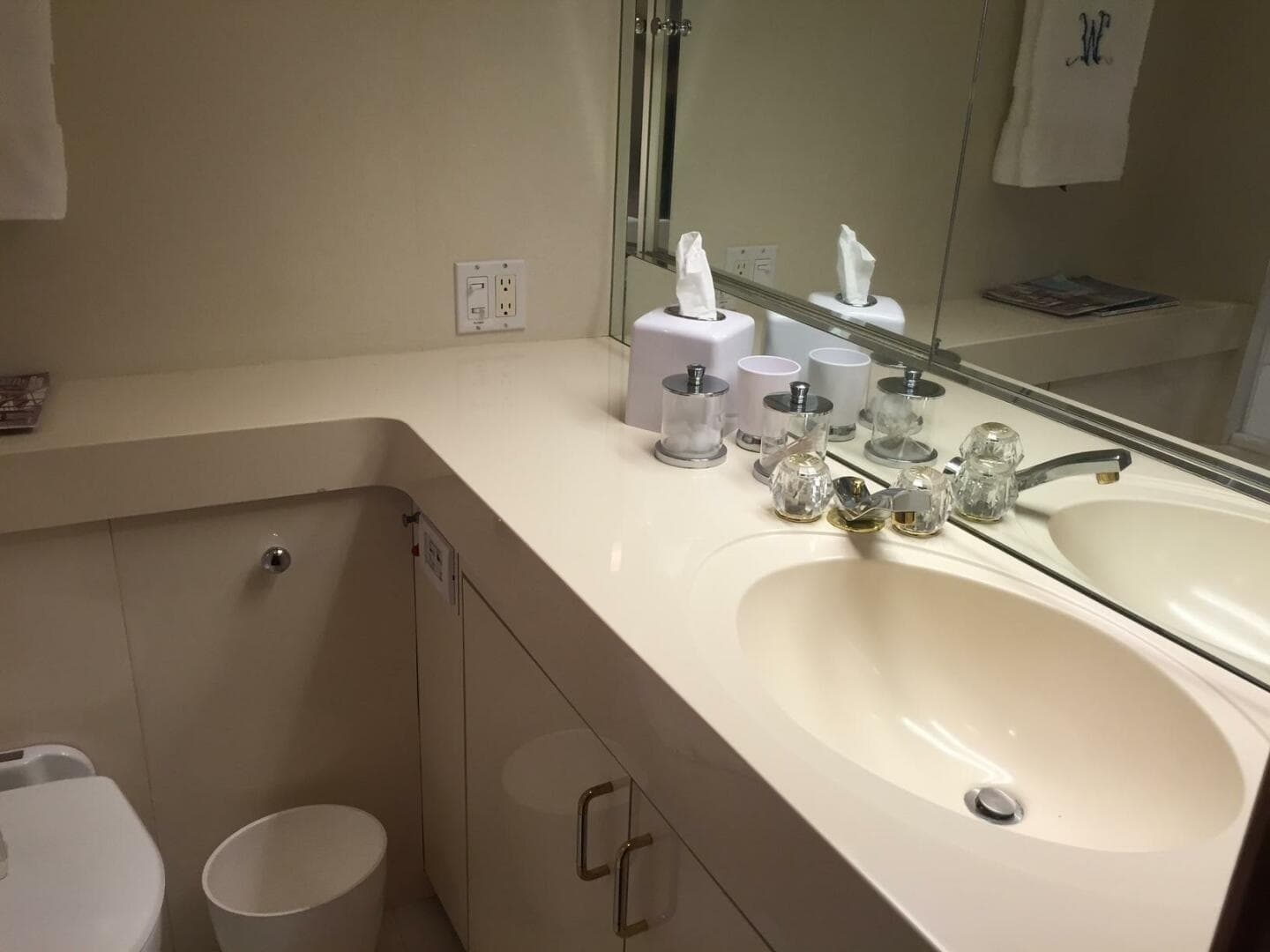 1994 Hatteras 70 Cockpit — photo 63