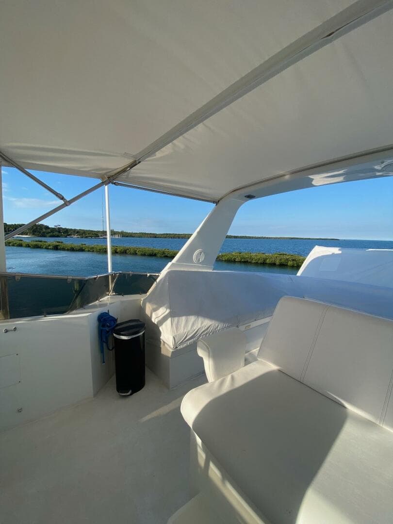 1994 Hatteras 70 Cockpit — photo 14
