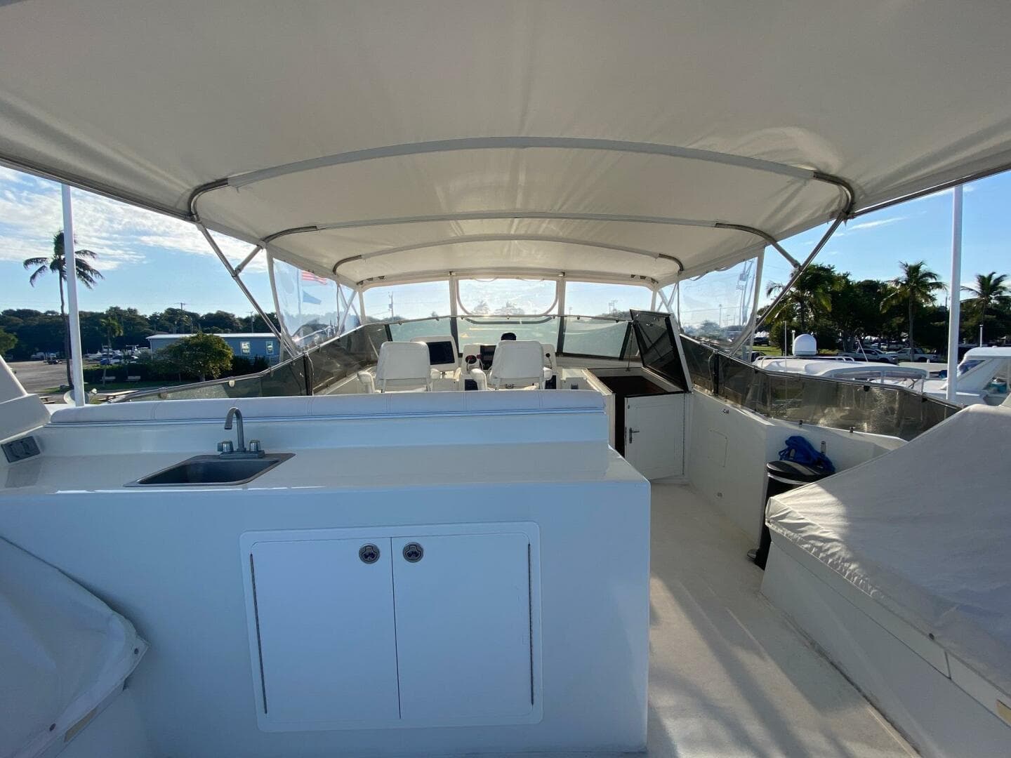 1994 Hatteras 70 Cockpit — photo 13