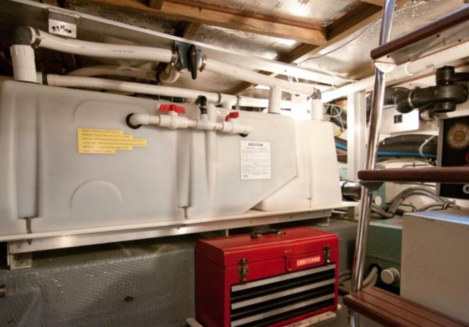 1994 Hatteras 70 Cockpit — photo 75