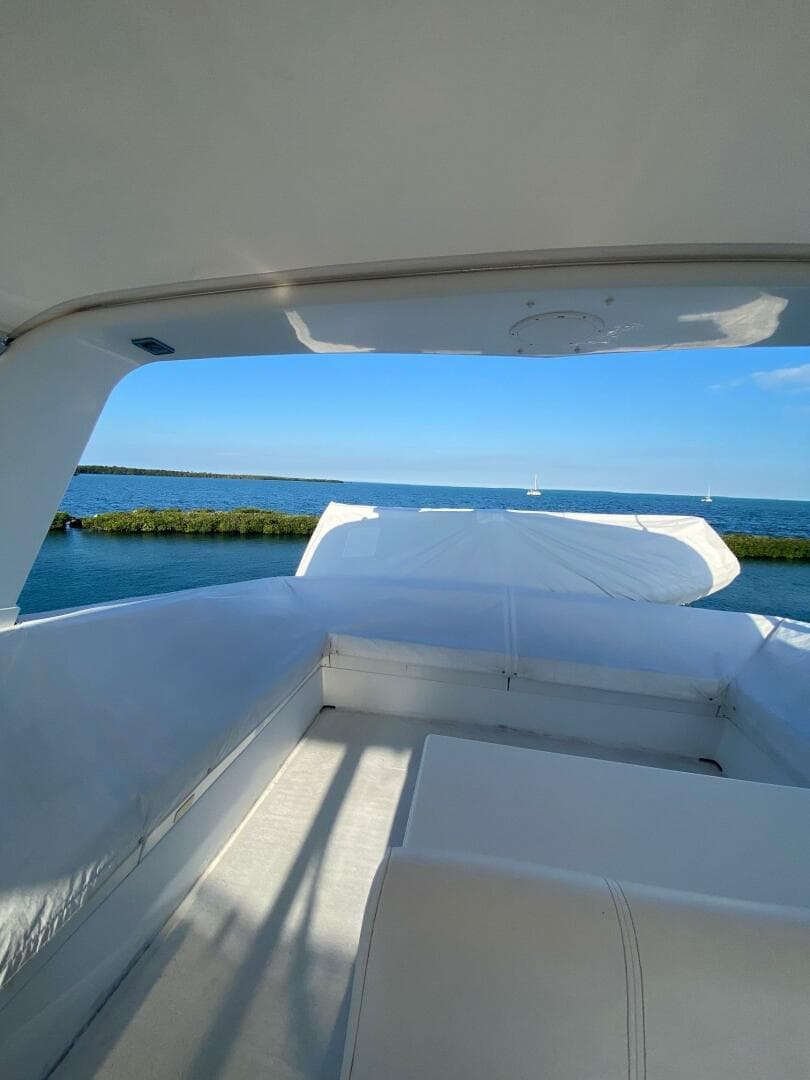 1994 Hatteras 70 Cockpit — photo 11