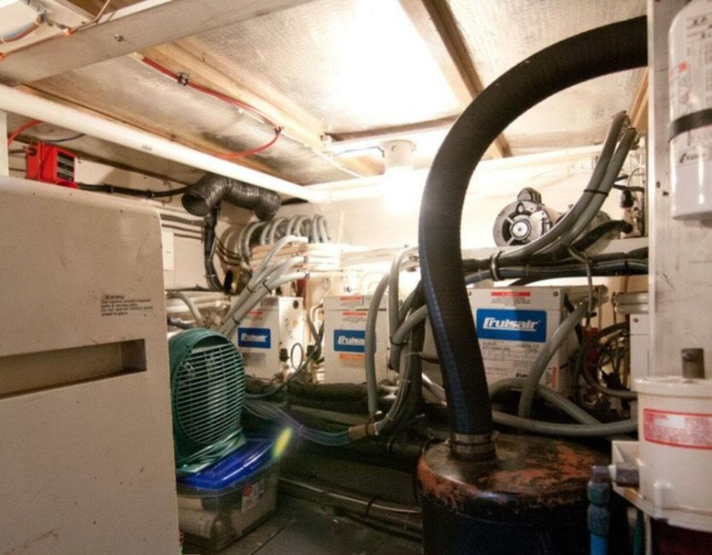 1994 Hatteras 70 Cockpit — photo 76