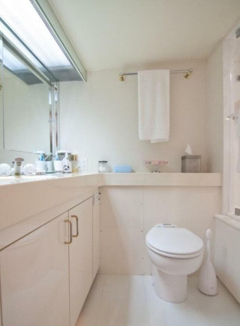 1994 Hatteras 70 Cockpit — photo 48