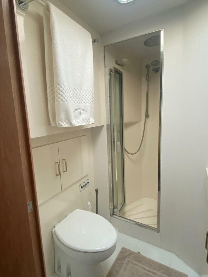 1994 Hatteras 70 Cockpit — photo 55