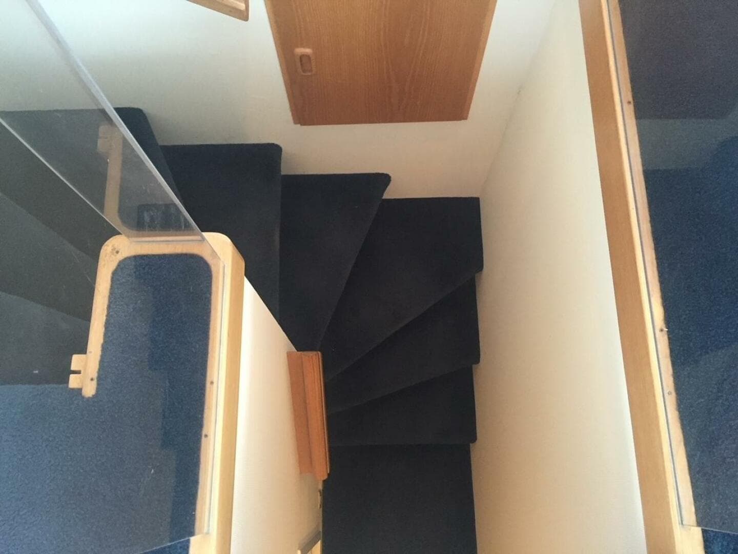 1994 Hatteras 70 Cockpit — photo 40