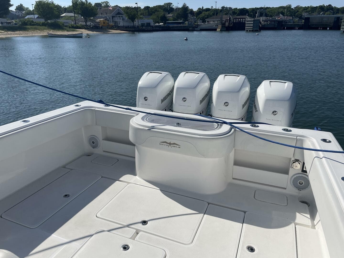 2018 Invincible 42 Center Cabin — photo 54