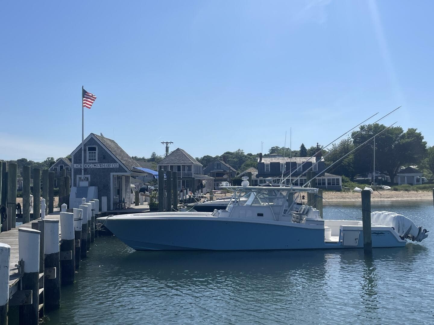 2018 Invincible 42 Center Cabin — photo 40