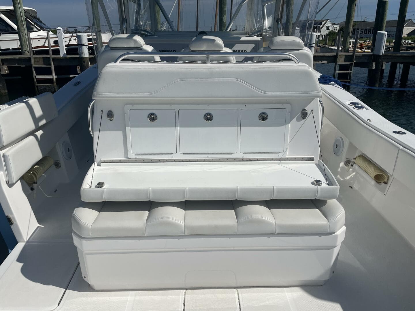 2018 Invincible 42 Center Cabin — photo 46