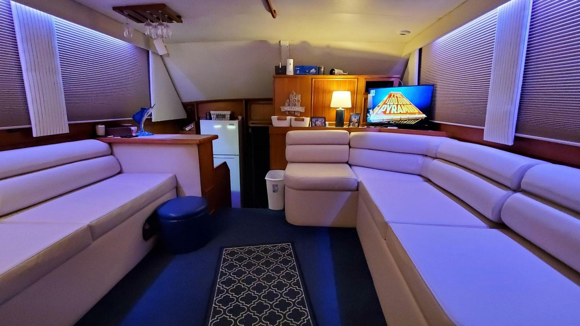 1990 Post 44 — photo 22