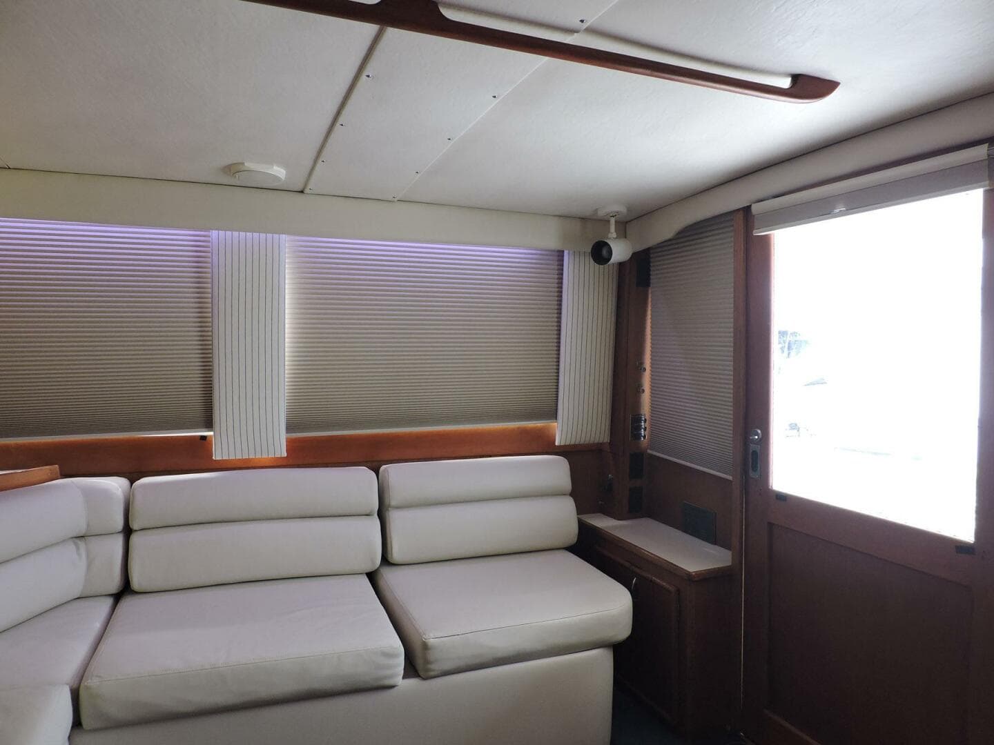 1990 Post 44 — photo 23