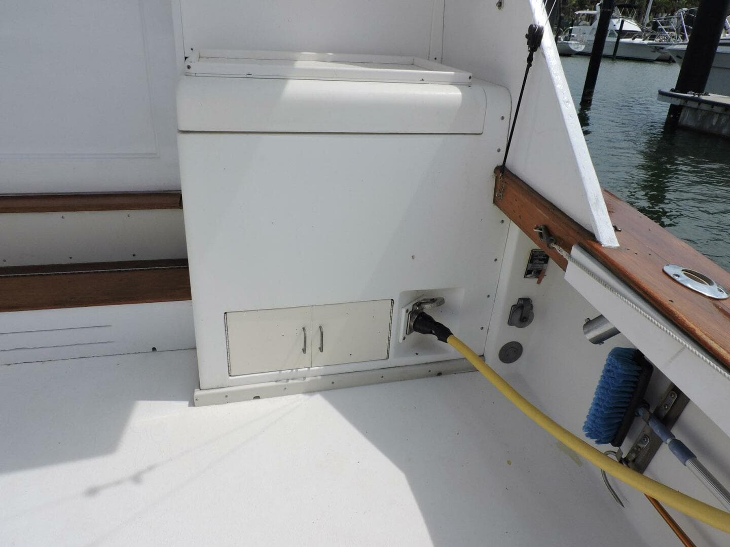 1990 Post 44 — photo 10