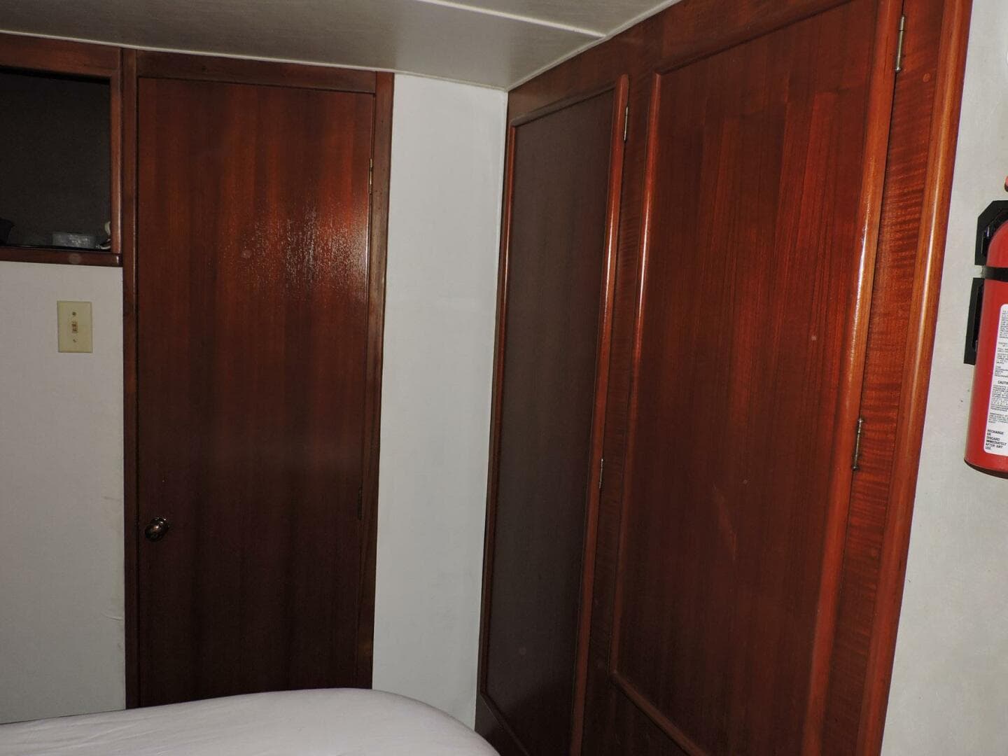 1990 Post 44 — photo 42