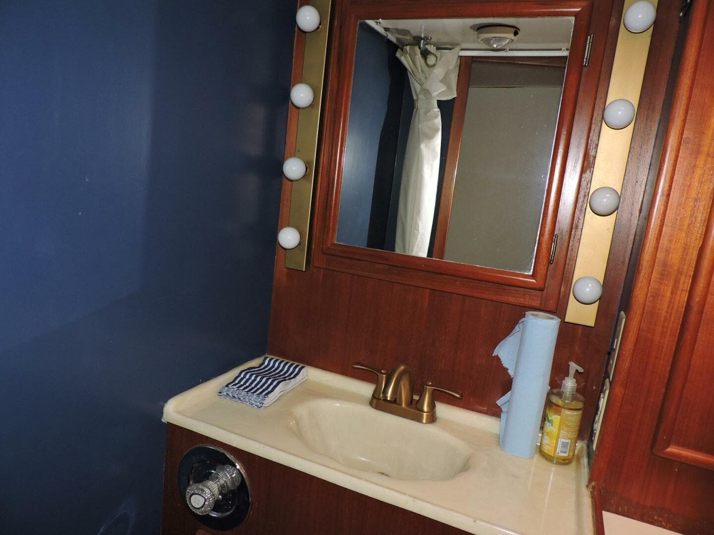 1990 Post 44 — photo 54