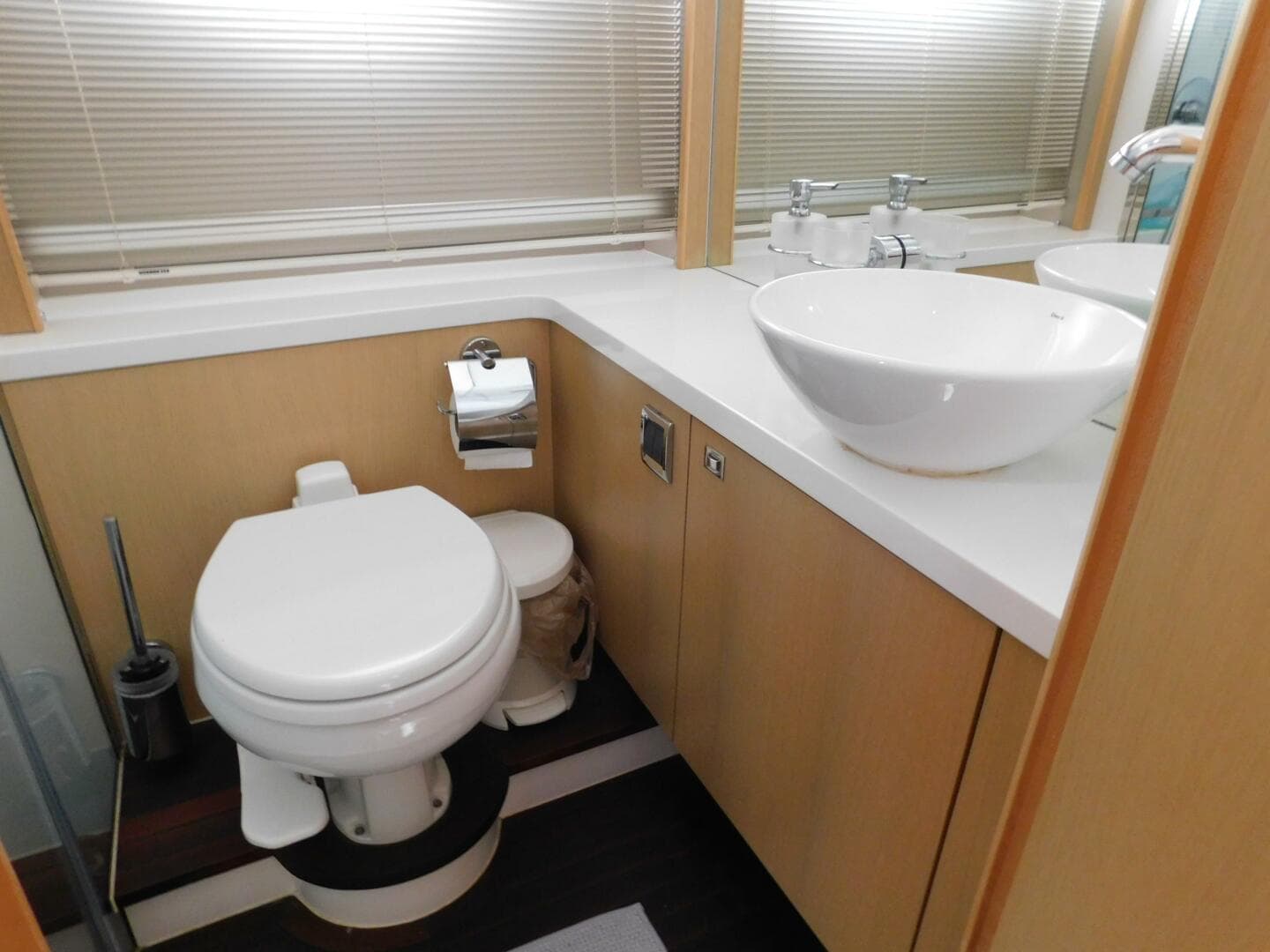 2011 Princess V52 — photo 23